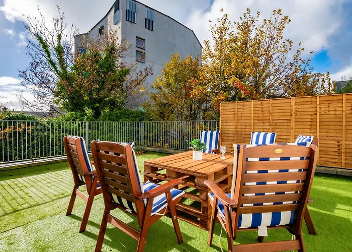 City Centre Escape With Large Terrace, Sleeps 7