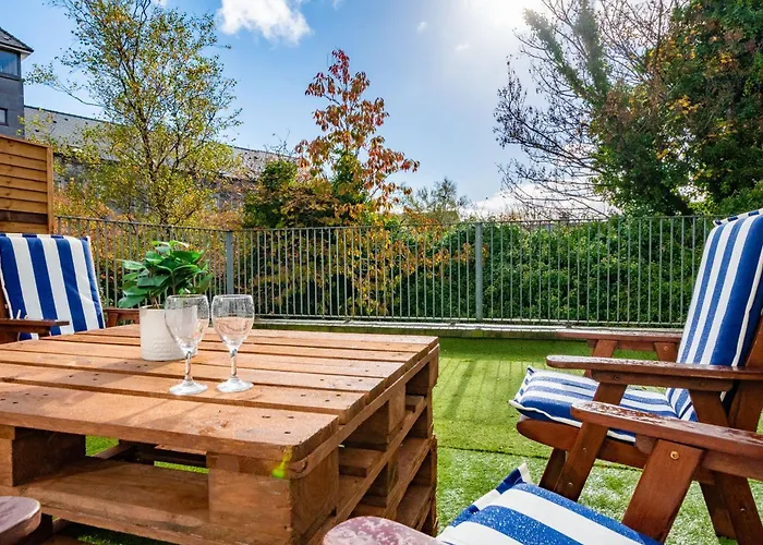 City Centre Escape With Large Terrace, Sleeps 7