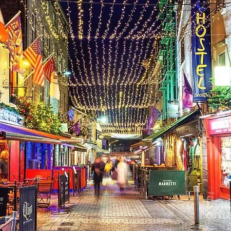 City Centre Escape With Large Terrace, Sleeps 7 Galway Exterior photo