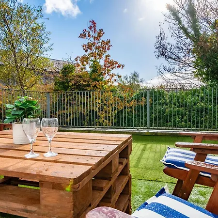 City Centre Escape With Large Terrace, Sleeps 7 Galway Exterior photo