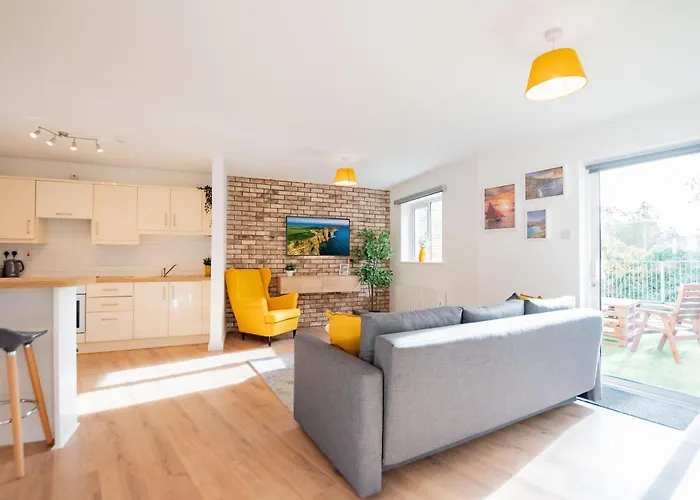 City Centre Escape With Large Terrace, Sleeps 7