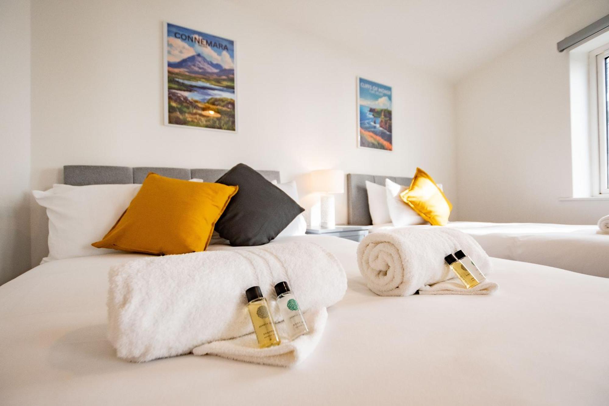 Apartment Centre Escape With Large Terrace, Sleeps 7 Galway